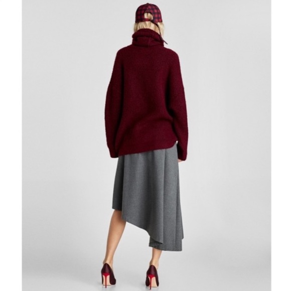 ZARA Beautiful Grey Asymmetrical Skirt with Large Side Buttons - Picture 2 of 11